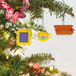 Hallmark Mini Friends Coffee Cup, Frame And Couch Ornaments, Set Of 3 10 Hallmark Mini Friends Coffee Cup, Frame And Couch Ornaments, Set Of 3 -Hallmark Central Perk Mug Couch Frame Keepsake Ornaments 2199QXM9257 02