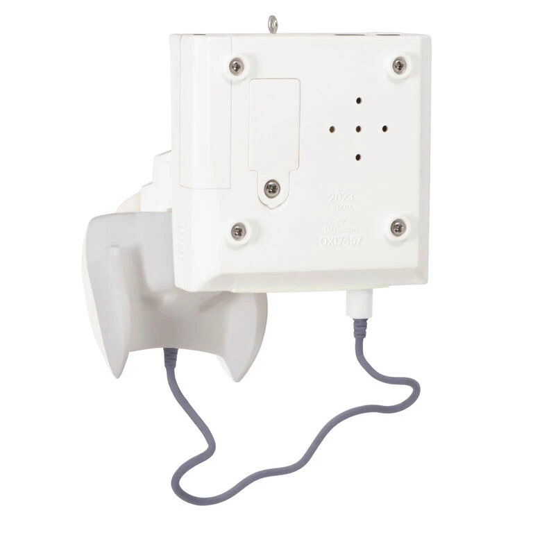 Hallmark SEGA Dreamcast Console Musical Ornament With Light 8 Hallmark SEGA Dreamcast Console Musical Ornament With Light - Image 6