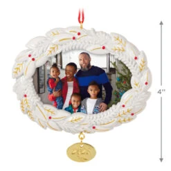 Hallmark A Beautiful Year 2023 Metal Photo Frame Ornament -Hallmark White Wreath Picture Frame Keepsake Ornament 1999QGO2617 03